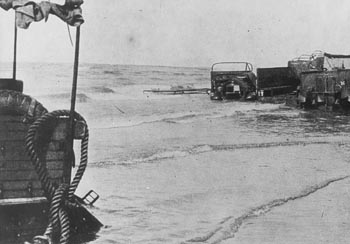 Juni 1940: achtergelaten Brits materieel ophet strand van Duinkerke
